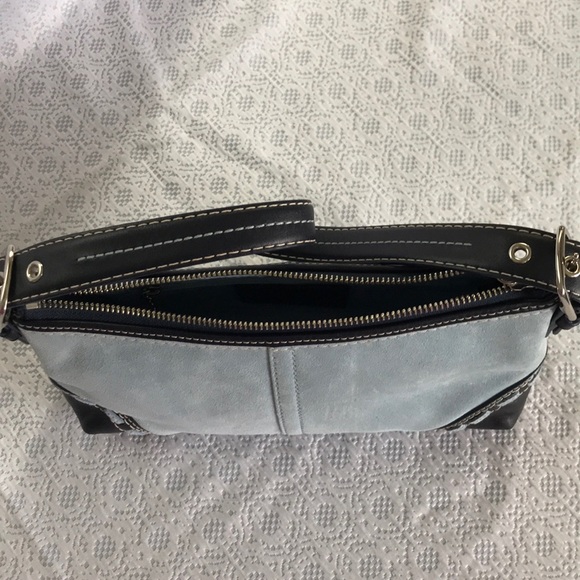 NEW Coach shoulder bag and wristlet - Picture 3 of 5